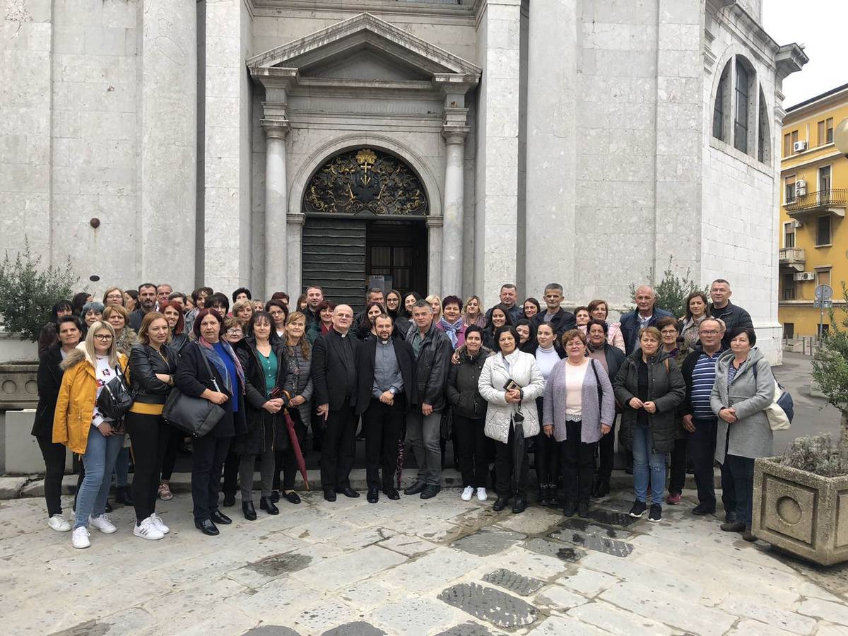 Stočani sa svojim župnikom don Rajkom u posjeti Riječkoj nadbiskupiji 2019.